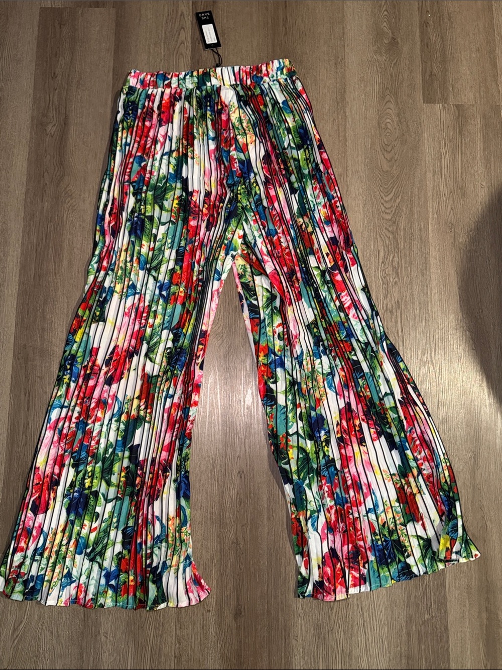 Pleated Floral Wide-Leg Pants - Multicolor - Picture 3 of 3